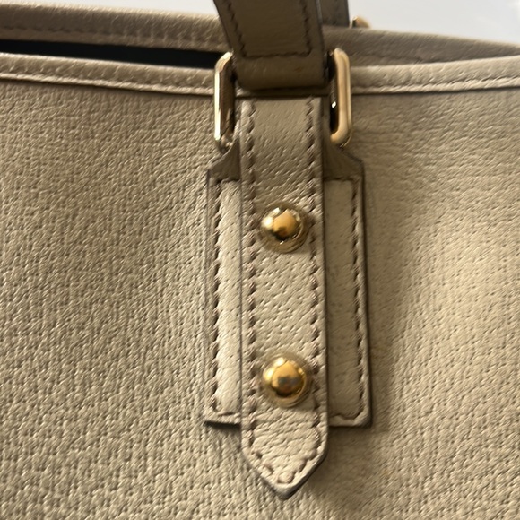 Gucci Cream Leather Handbag w/ Gold Charms- EUC - Picture 14 of 15